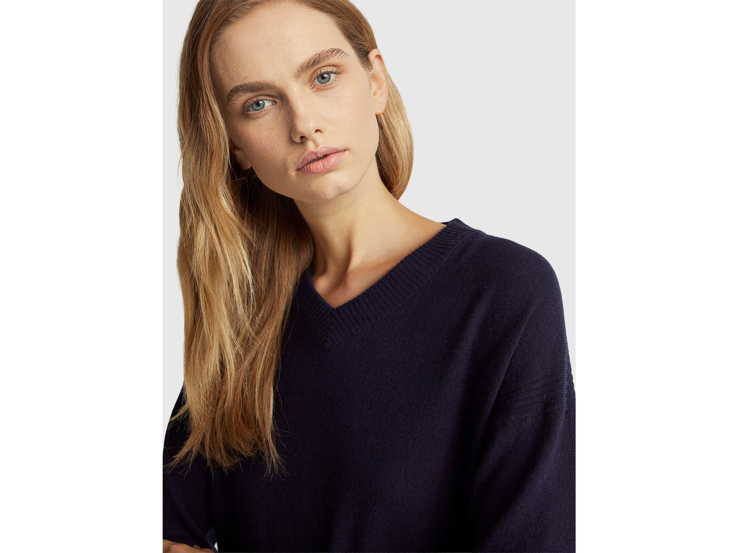 V NECK SWEATER L/S Women image number 4